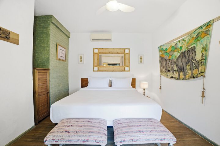 Room 40 of 83
