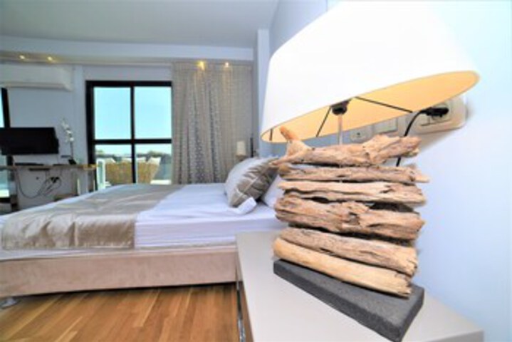 Room 25 of 29