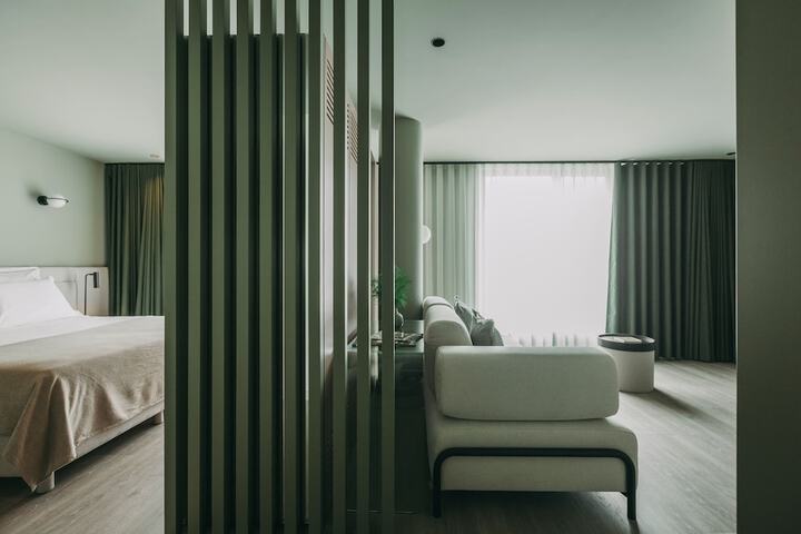 Room 82 of 145