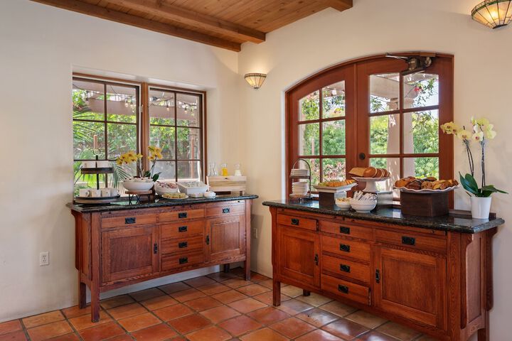 Breakfast area