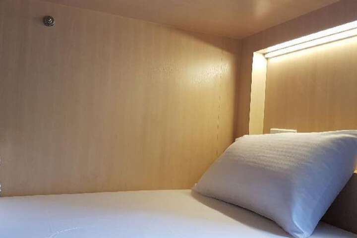 Room 30 of 48