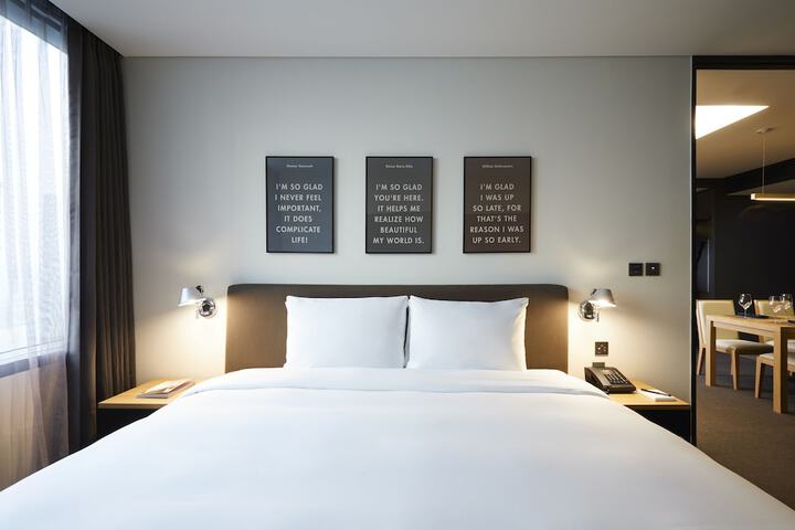 Room 14 of 30