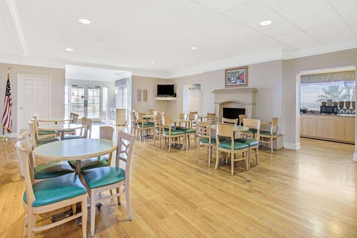 Breakfast area