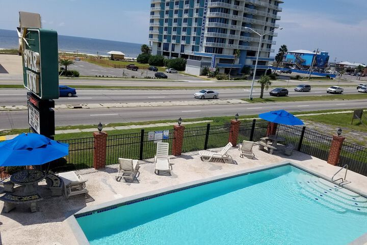 Pool 17 of 27