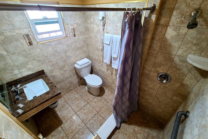 2 Double Beds Room (5 of 6)