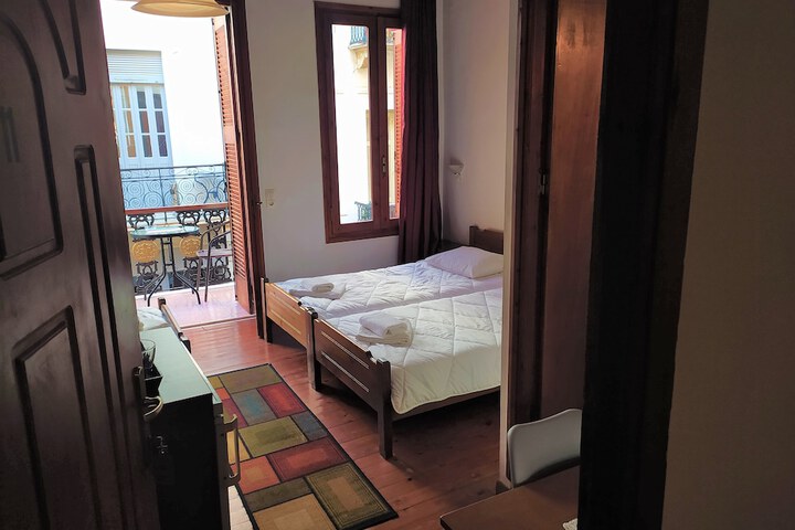Room 11 of 43