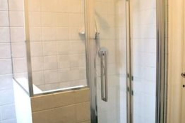 Room 4 of 52