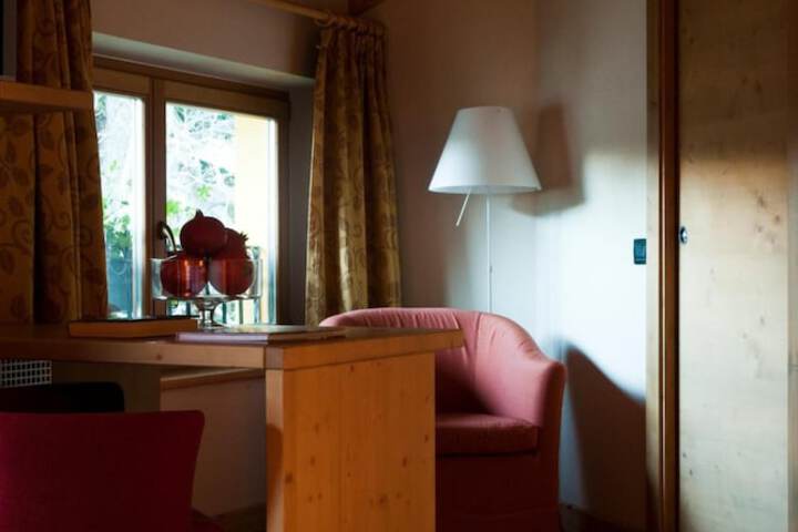 Room 5 of 49