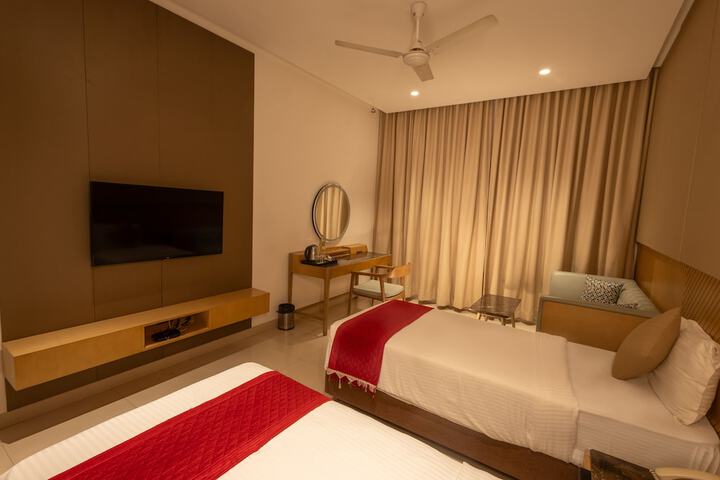 Room 12 of 38