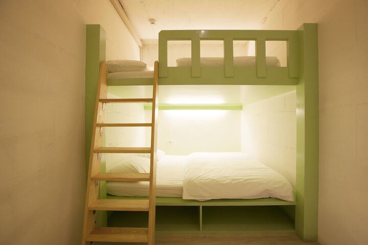 Room 25 of 101