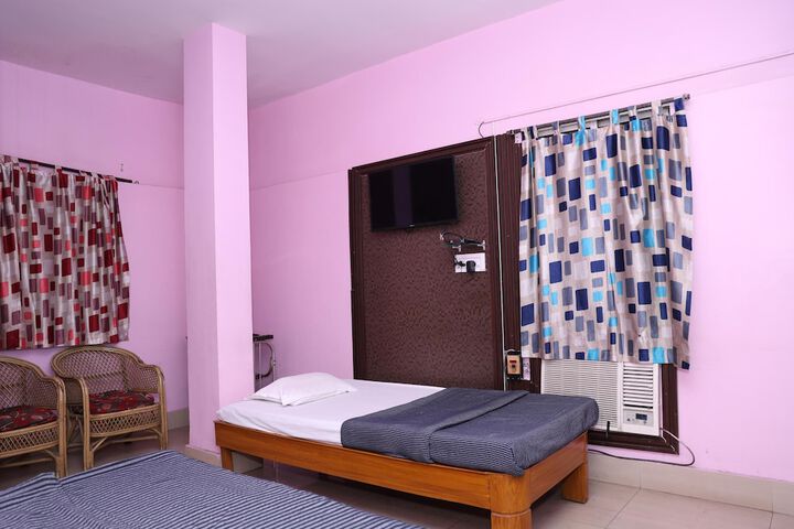 Room 4 of 20