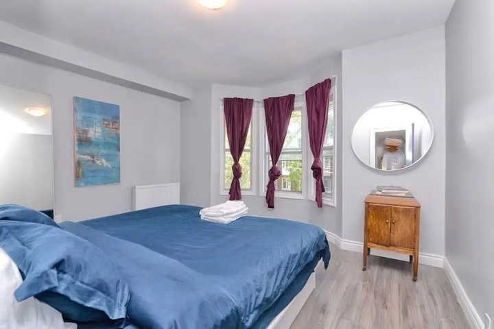 Photo of 3 Bedroom Leslieville Flat With Roof Terrace