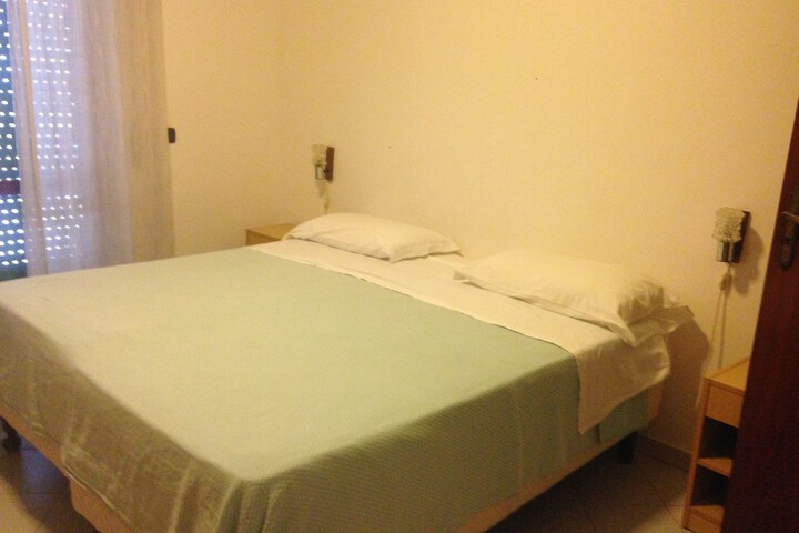 Room 6 of 43