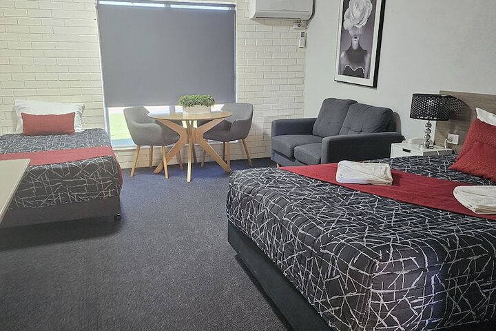 Room 12 of 36