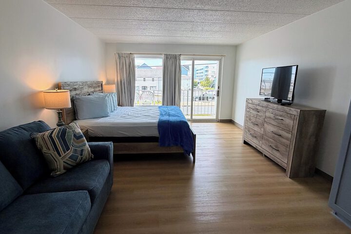Room 8 of 20