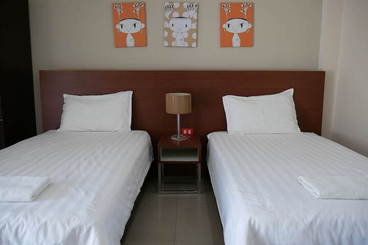 Room 9 of 19
