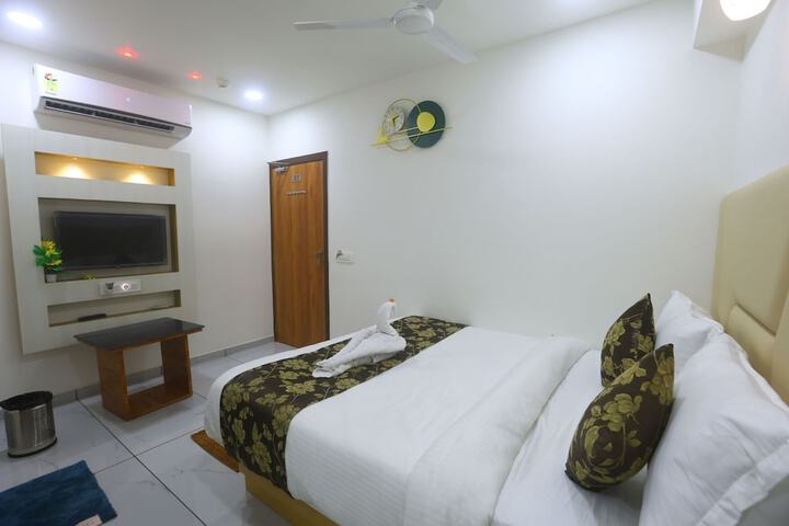 Room 4 of 68