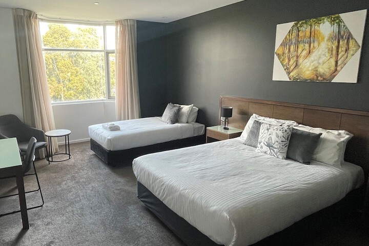 Room 42 of 102