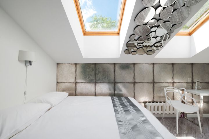 Room 10 of 49
