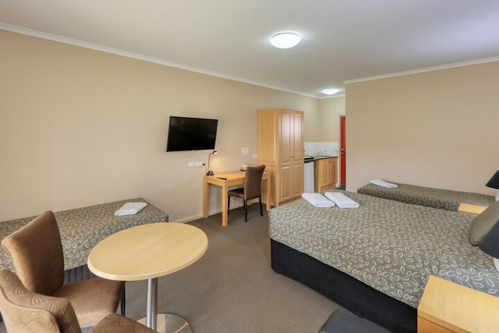 Room 8 of 34