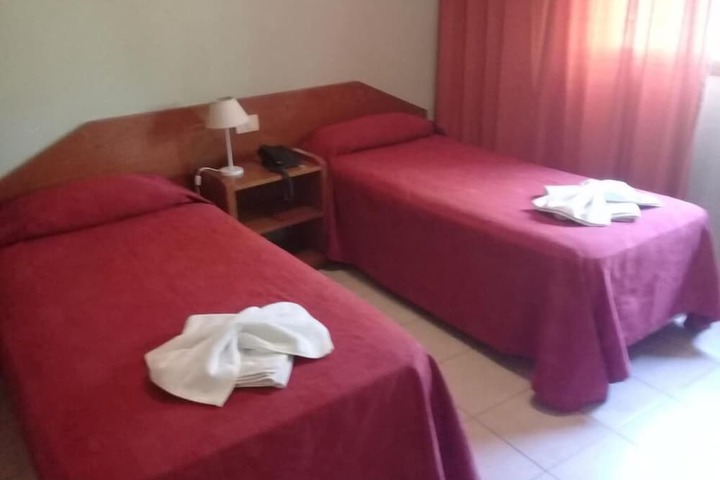 Room 4 of 16