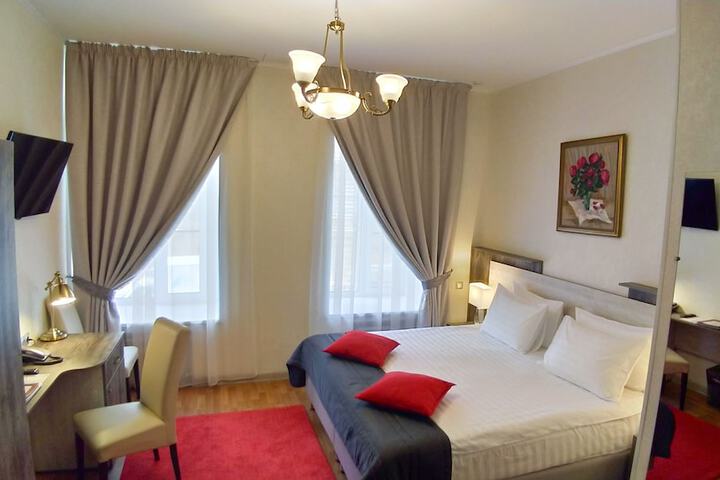 Room 12 of 39