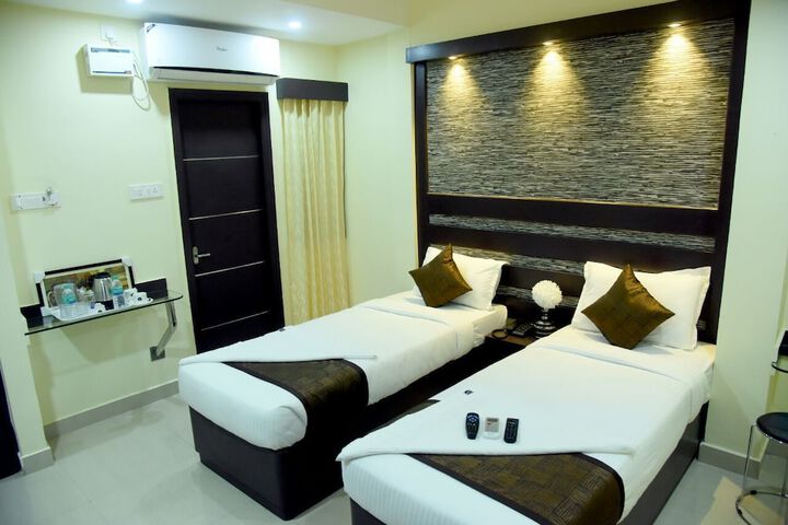 Room 12 of 14