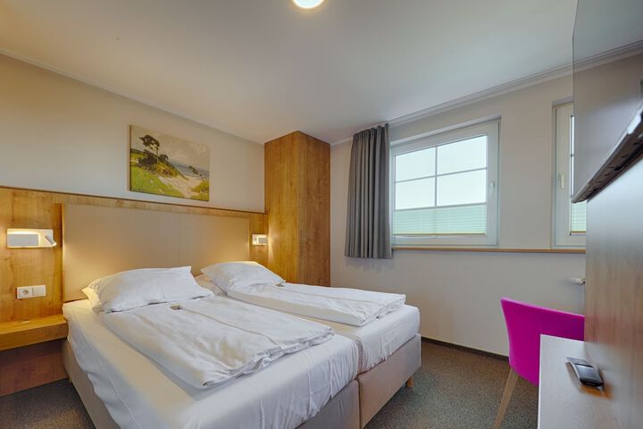 Room 4 of 23