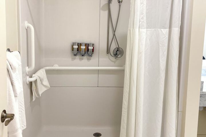 Room 32 of 53