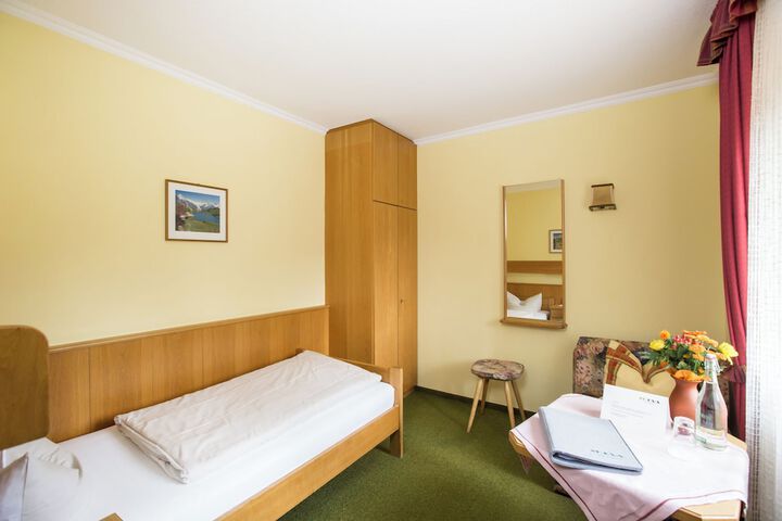 Room 19 of 91