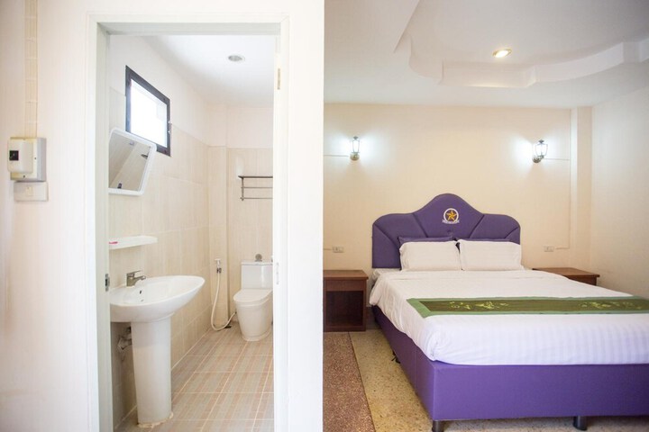 Room 18 of 52