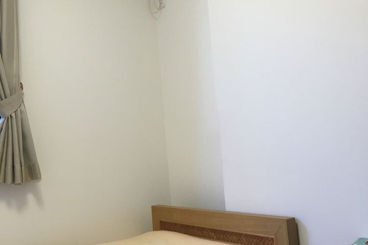 Room 12 of 66