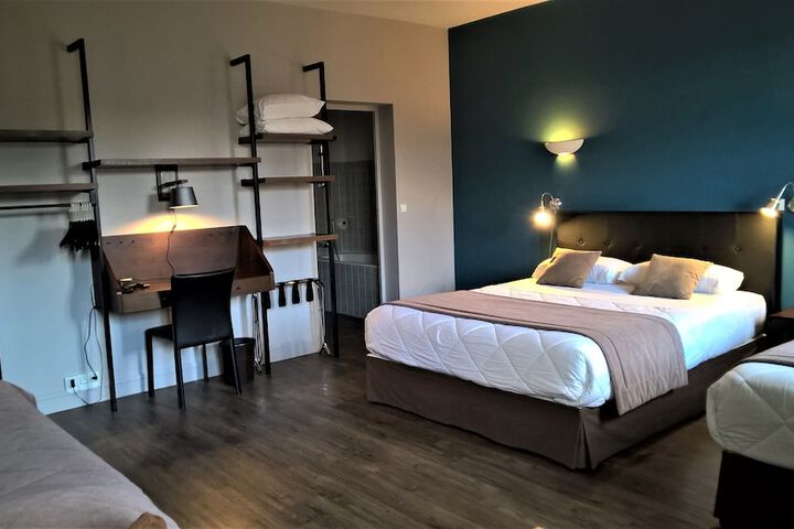 Room 7 of 90