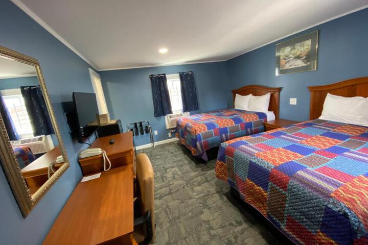 2 Double Beds (2 of 5)