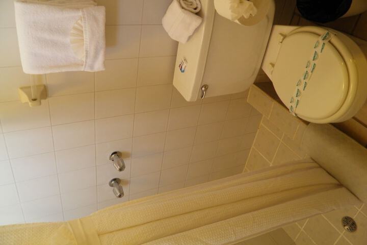 Room 60 of 86