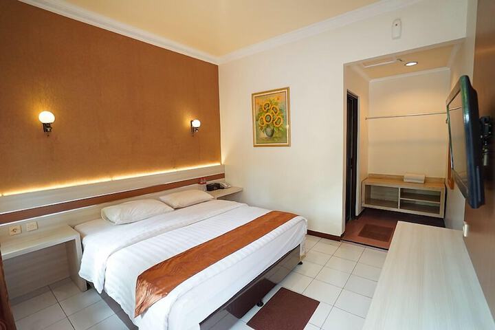 Room 13 of 26