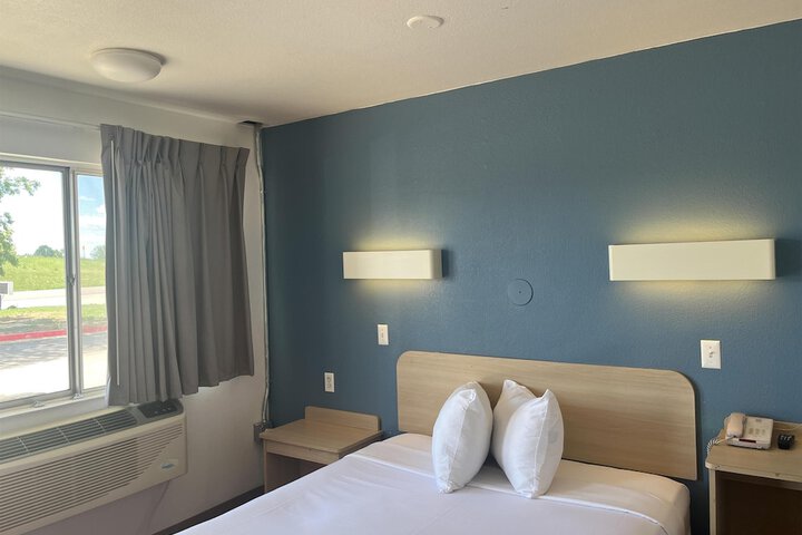 Room 19 of 42