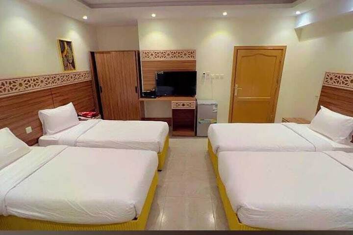 Room 2 of 10