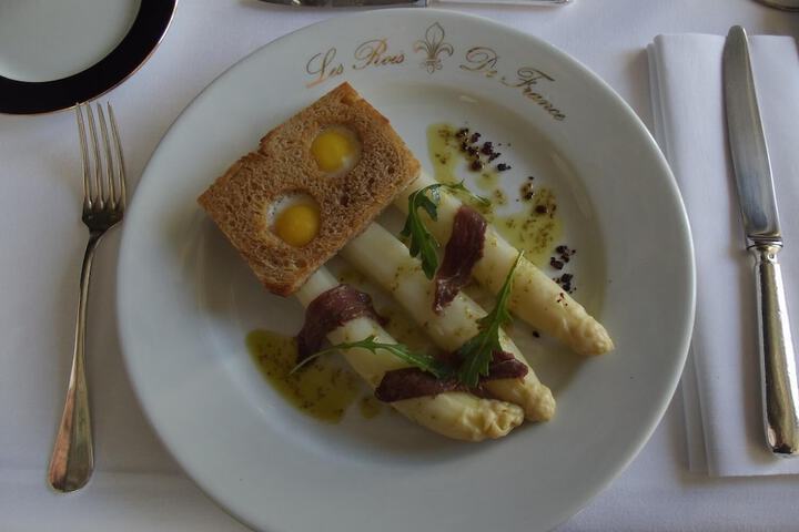 Dining 21 of 34