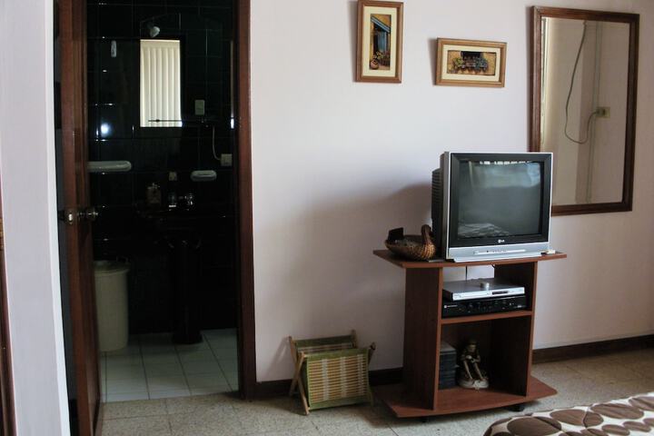 Room 30 of 34