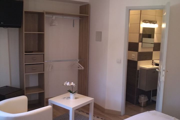 Room 18 of 26