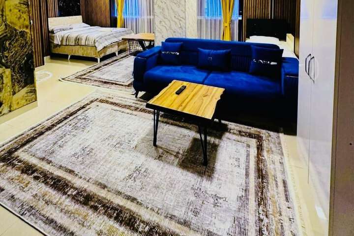 Room 9 of 17