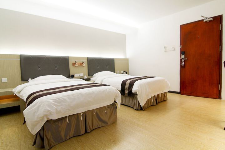 Room 10 of 44