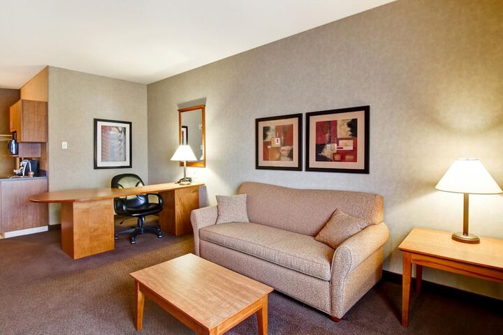 Room 70 of 96