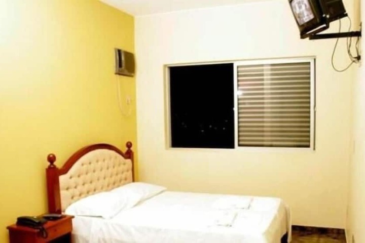 Room 10 of 39