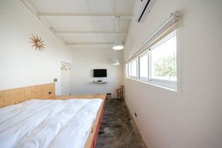 Room 11 of 30