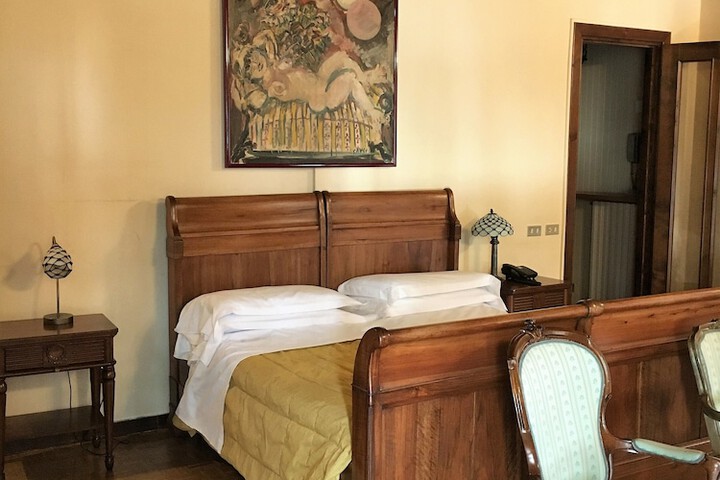 Room 15 of 60