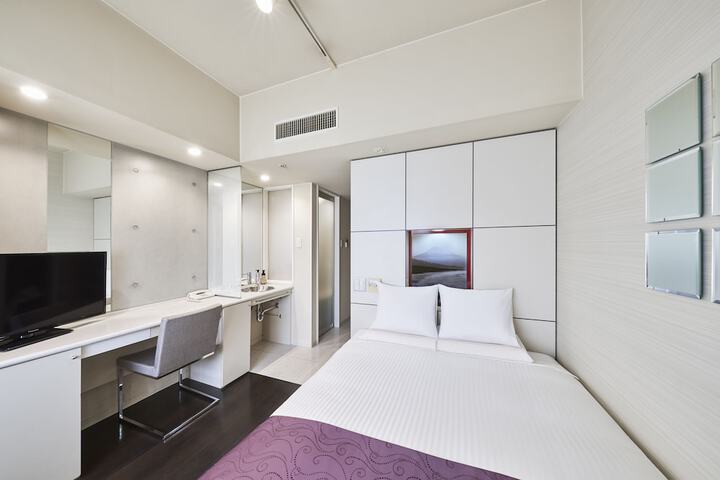 Room 5 of 31