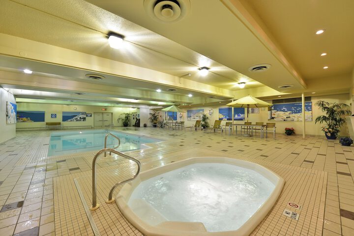 Hotel with Pool
