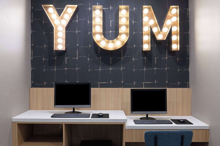 Business Center 41 of 42